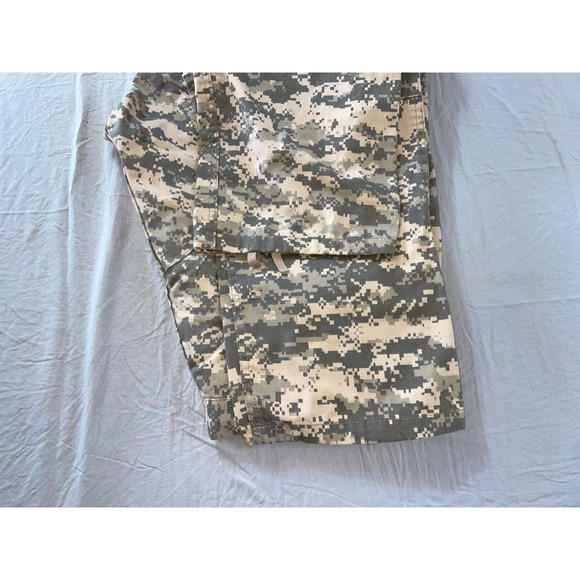 ROTHCO B.D.U. Battle Dress Uniform Digital Camo Cargo Bush Pants. XL Reg, 40X32. - Picture 3 of 9